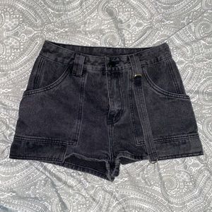 SHEIN Black Slant Pocket Shorts